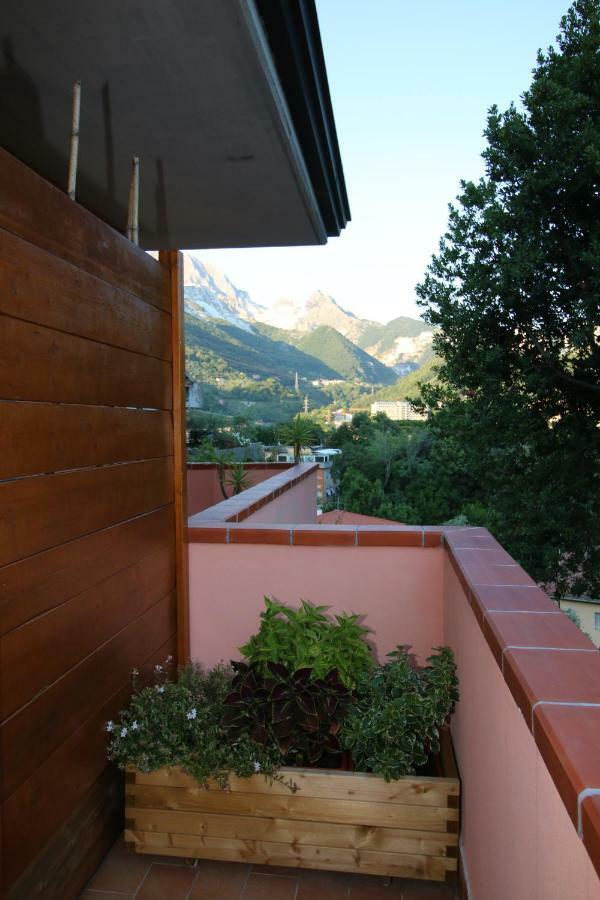 B & B La Marmifera Carrara Eksteriør billede